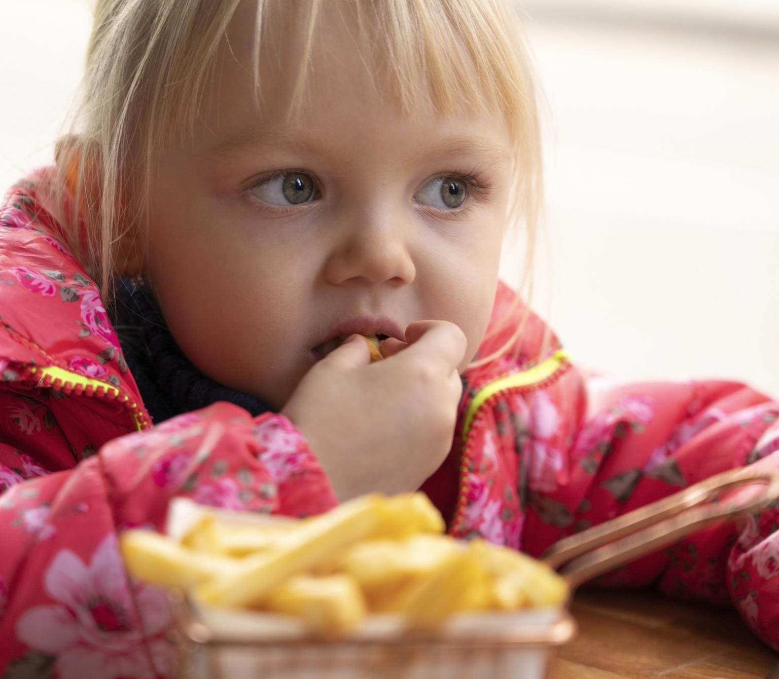 4-ways-to-stop-your-child-s-emotional-eating-doing-life-together