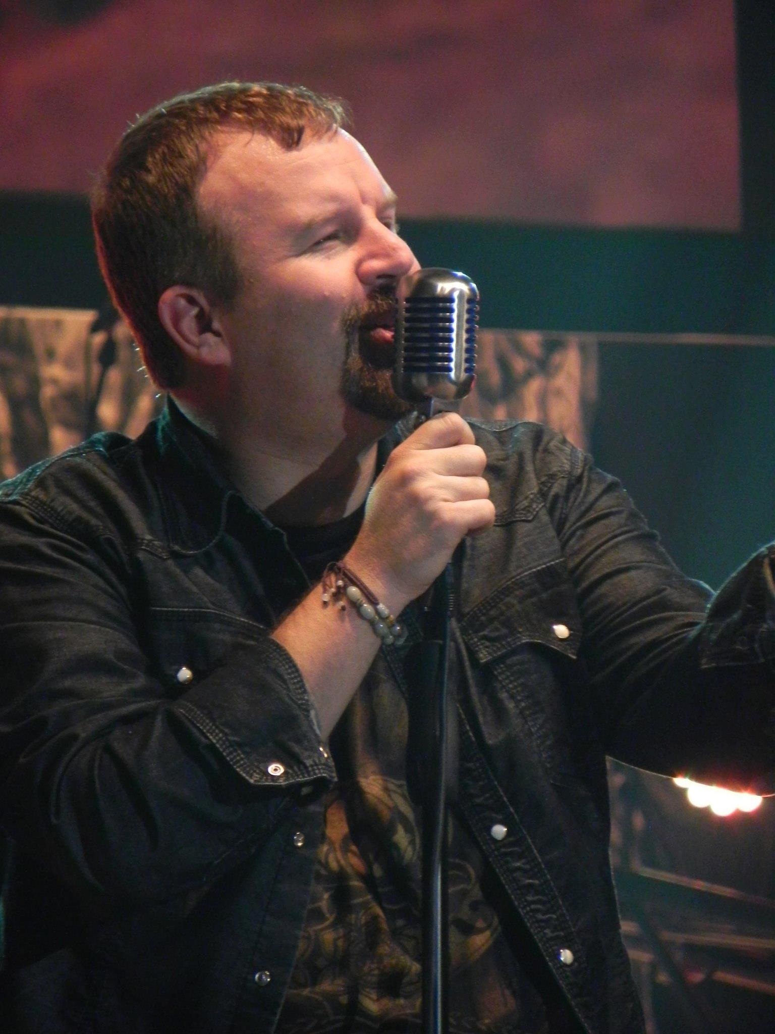 A conversation with Casting Crowns lead singer Mark Hall - Whole Notes